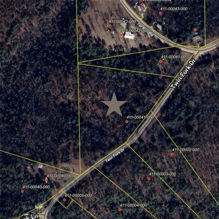 7-Acre Wooded Parcel in beautiful rural Arkansas!
This 7-acre wooded property is located just a few miles from town in the Bergman School District. It's mostly wooded with a great clearing for your imagination to go wild.
This is a great opportunity for a private build near town and lakes.
Disclaimer: All numbers, acreage, and information provided are deemed reliable but should be verified independently by the buyer. No utilities on the property.