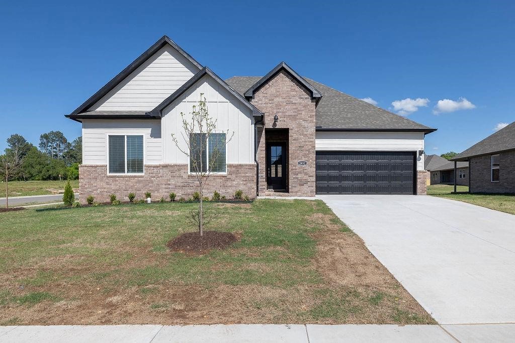 Newly Constructed 4 bed 2 bath Modern Home on large Corner lot with 6 ft wooden privacy fence. This beautiful one level home offers a spacious living room with gas fireplace. The large open kitchen provides a large island, gas cooktop, pantry, quartz countertops, SS appliances. Primary suite & bath offer modern finishes and plenty of space you will want to check out the XL walk-in closet. Refrigerator & washer/dryer are included. Enjoy the covered patio and fenced back yard for your outdoor pleasure. Access to Community Pool. Lawn Mowing provided every other week. Property is occupied, please do not disturb tenants. Available July 3, 2025. Apply at PrimeNWA.com