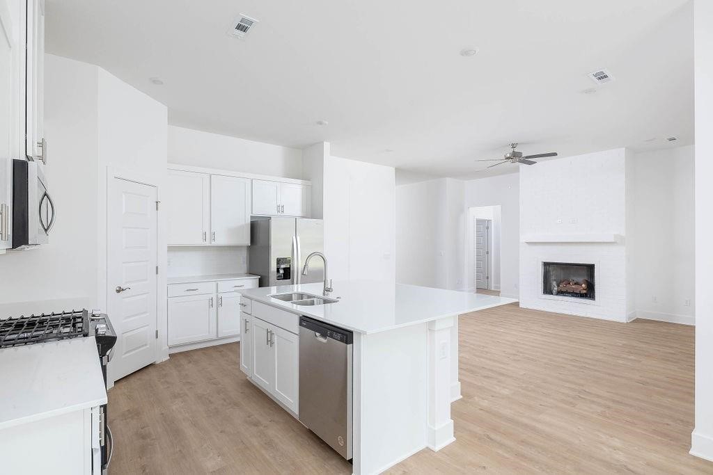Riverwalk - Residential Lease