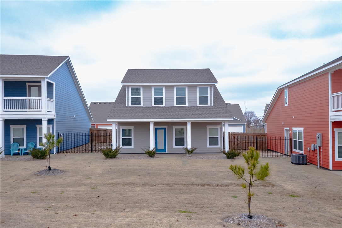 Enjoy all the amenities of the Links while living in a 3 Bedroom single family home. Close to I-49, bus route, restaurants.