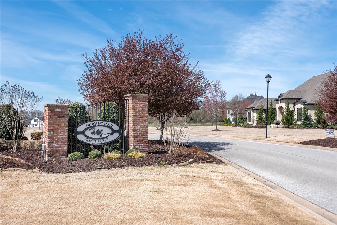 Estates At Dogwood Canyon - Residential