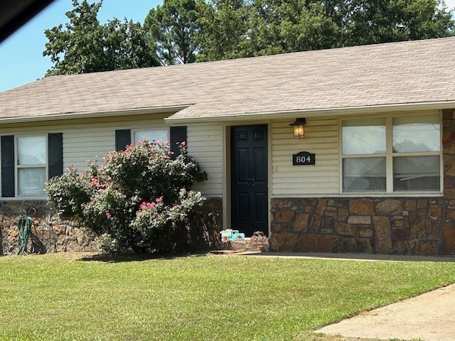 Great 3-bedroom 1.5 bath home in Pottsville on a large lot that is in excellent condition. Investors Note: Lease in place until 3/2026.