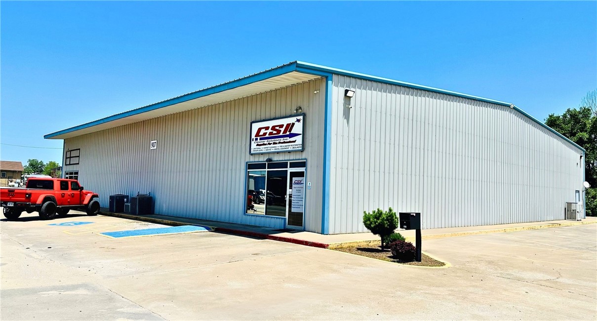2 Dock level doors. 2 Bay level doors. 5,601 SF of showroom/office area & 5,995 SF of warehouse space.