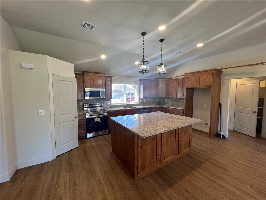 Oaks, The Ph 2 Gentry - Residential Lease