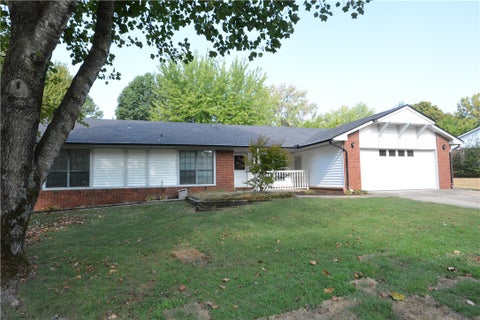 Photo of 3069 N Loxley Avenue, Fayetteville, AR 72703 (MLS # 1361326)