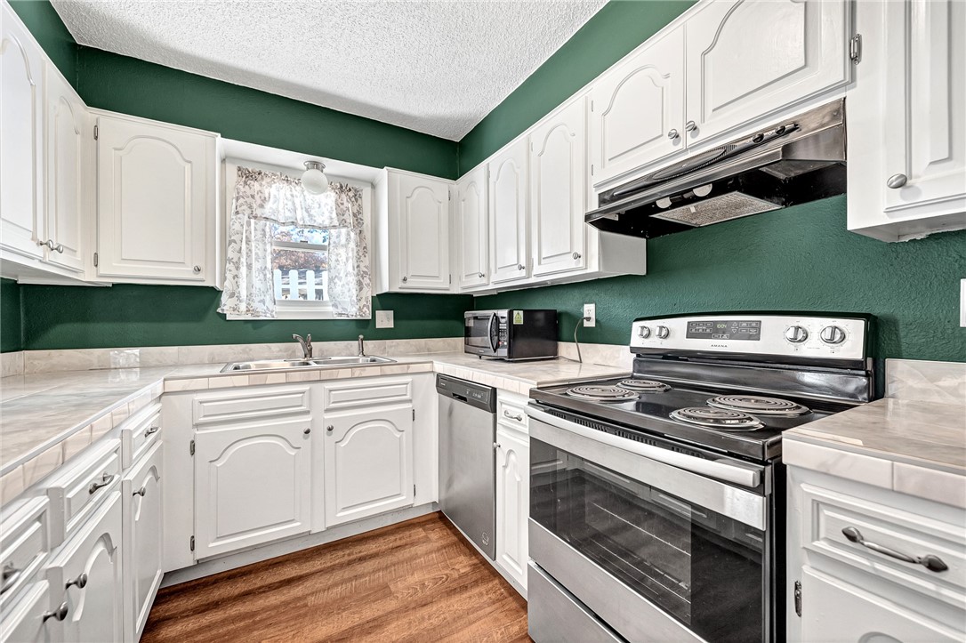 Townhouse Tct 3 A/K/A Drake Court Bvv - Residential