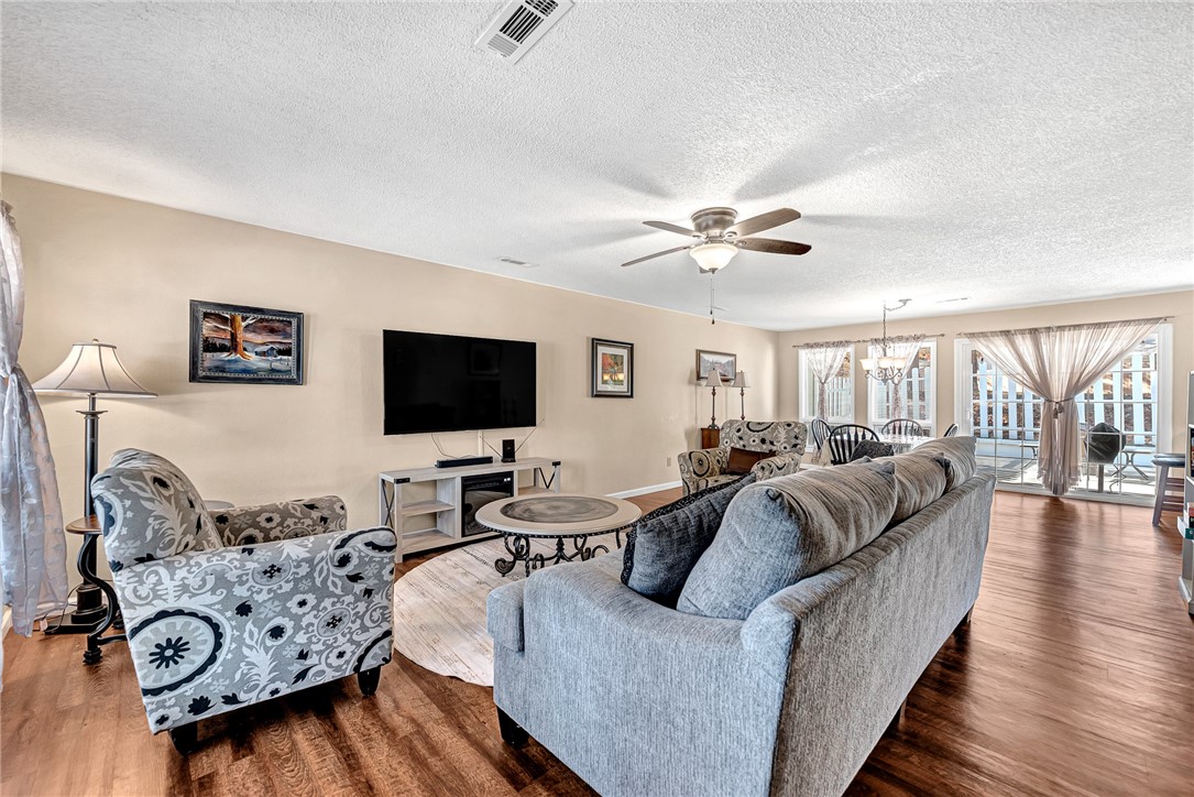 Townhouse Tct 3 A/K/A Drake Court Bvv - Residential