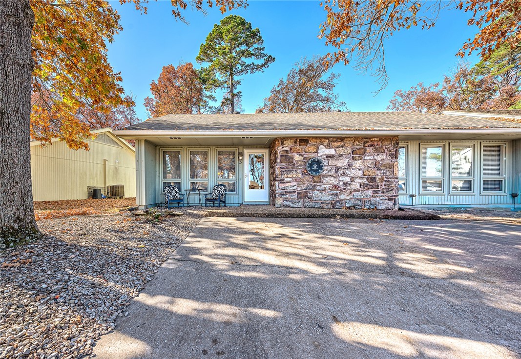 Townhouse Tct 3 A/K/A Drake Court Bvv - Residential