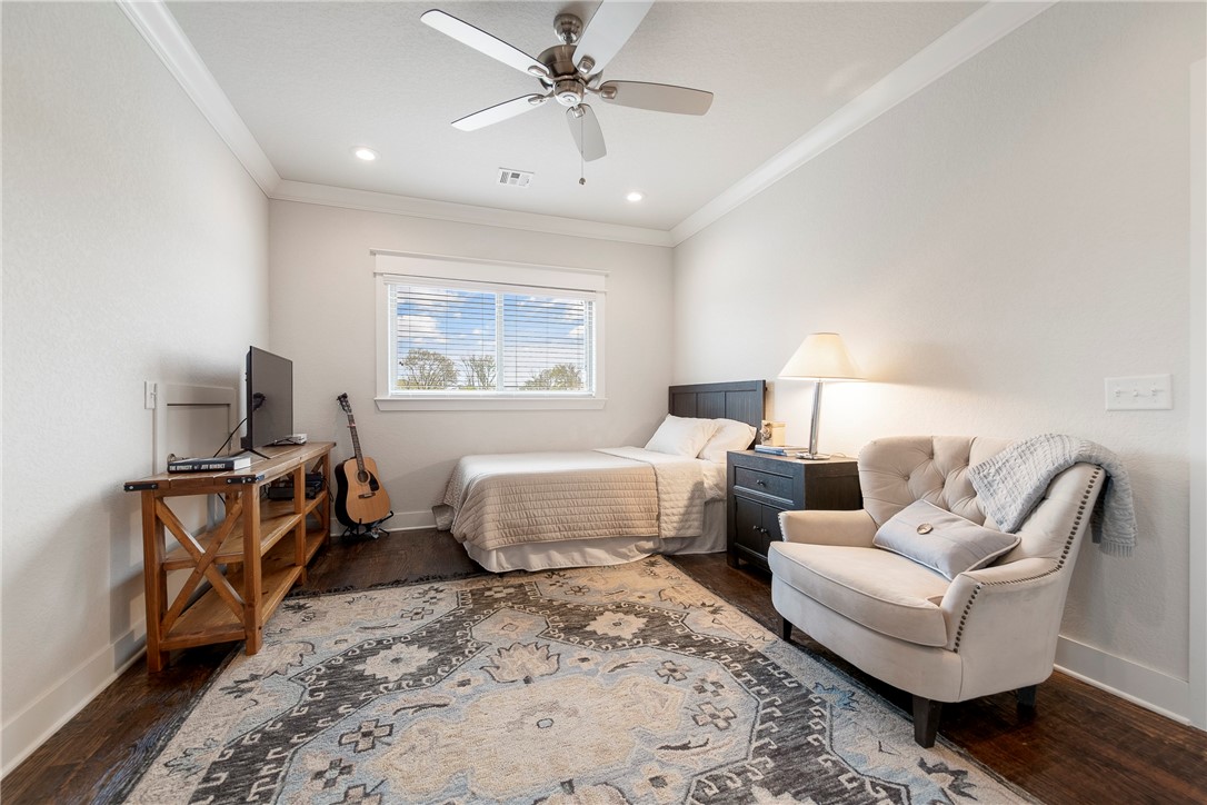 Oak Tree - Residential