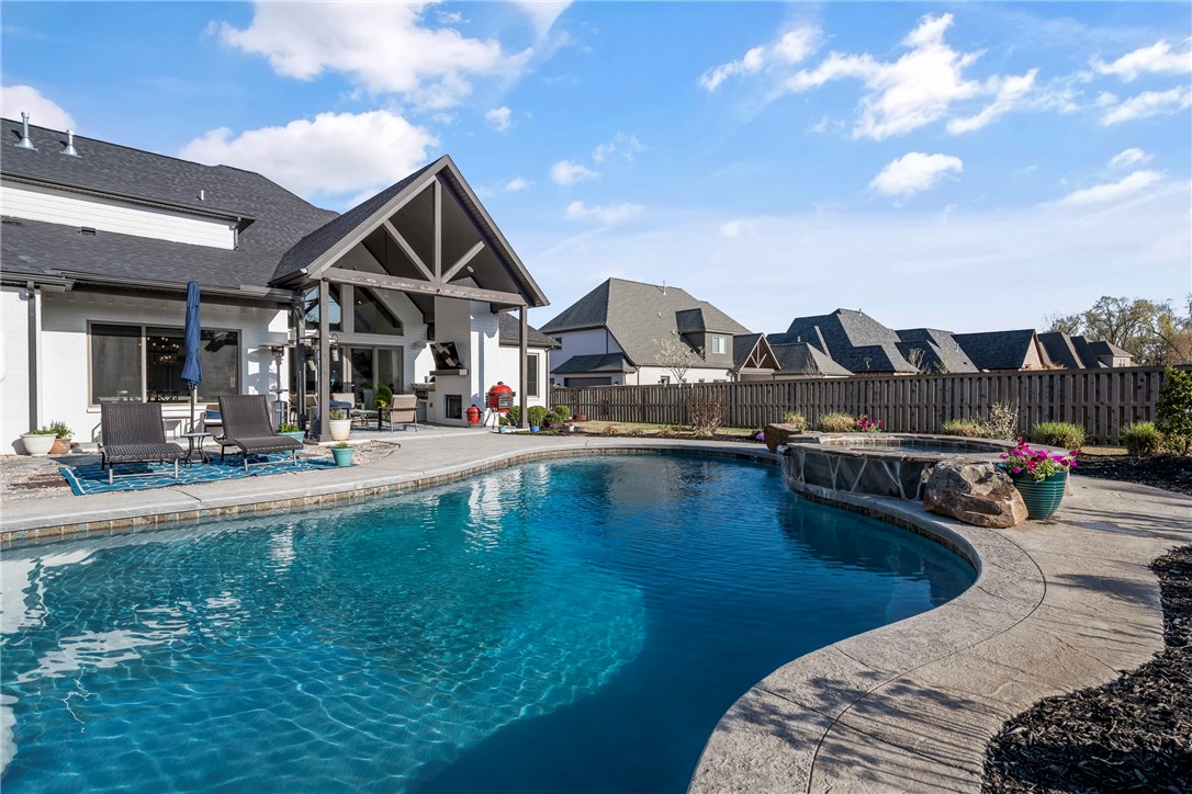 Oak Tree - Residential