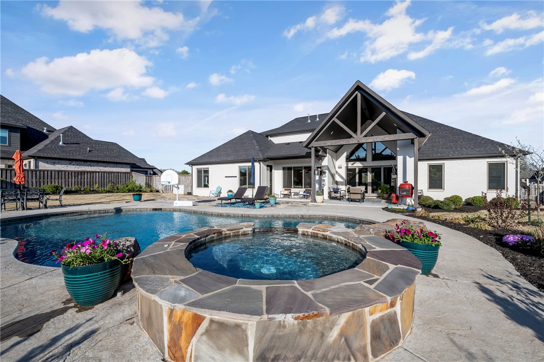 Oak Tree - Residential