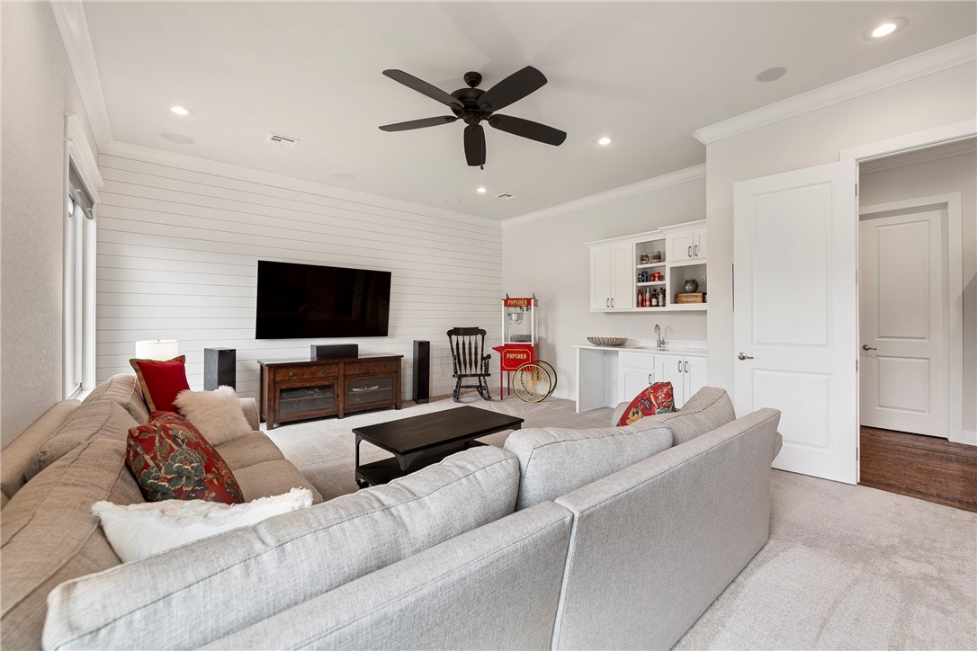 Oak Tree - Residential