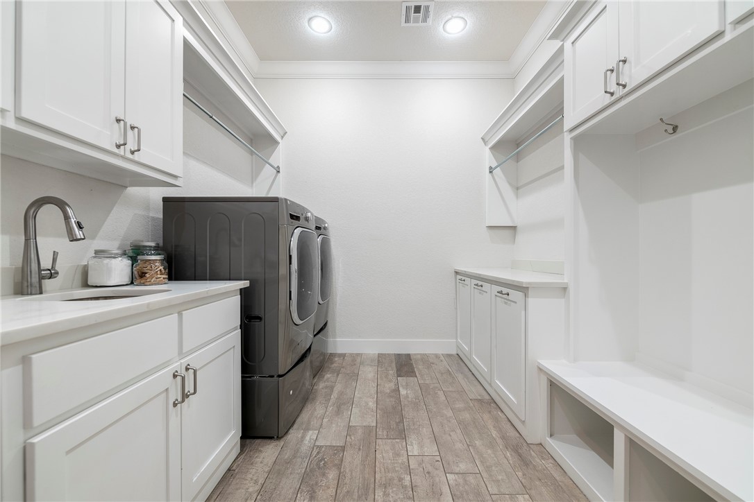 Oak Tree - Residential