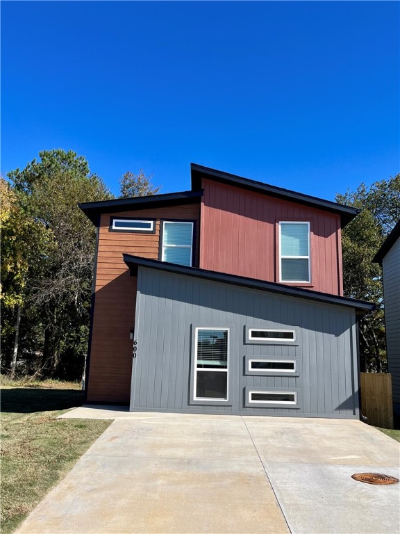 Modern newly construction 3 Bed 2 bath home. Open floor plan with SS appliances and granite countertops. Refrigerator, washer/dryer provided. Parks and walking trails throughout subdivision. Pets negotiable. Apply at PrimeNWA.com
