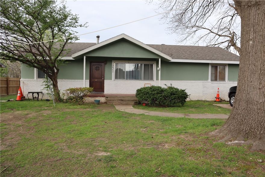 Great starter home or investor home opportunity!  AC unit is 6 months old. Roofing is no more than 3 years old. Water heater is about 2 years old. Seller willing to offer buyer incentives for the right offer. 

This home has three bedrooms and one bathroom plus a bonus room that can be easily transformed into an office or another bedroom. It also has a detached building/shop for hobbies or storage. Home is fully fenced for our furry friends. Home is currently being rented for $1,400 a month.