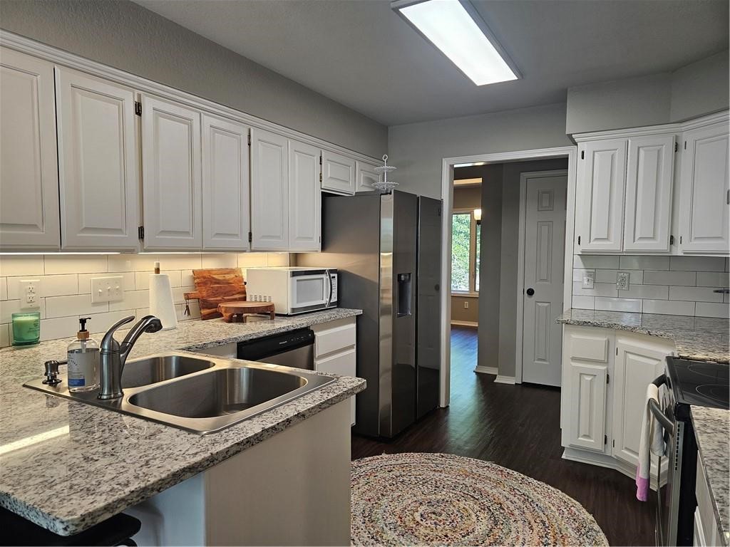 Cardenden Sub Bvv - Residential Lease