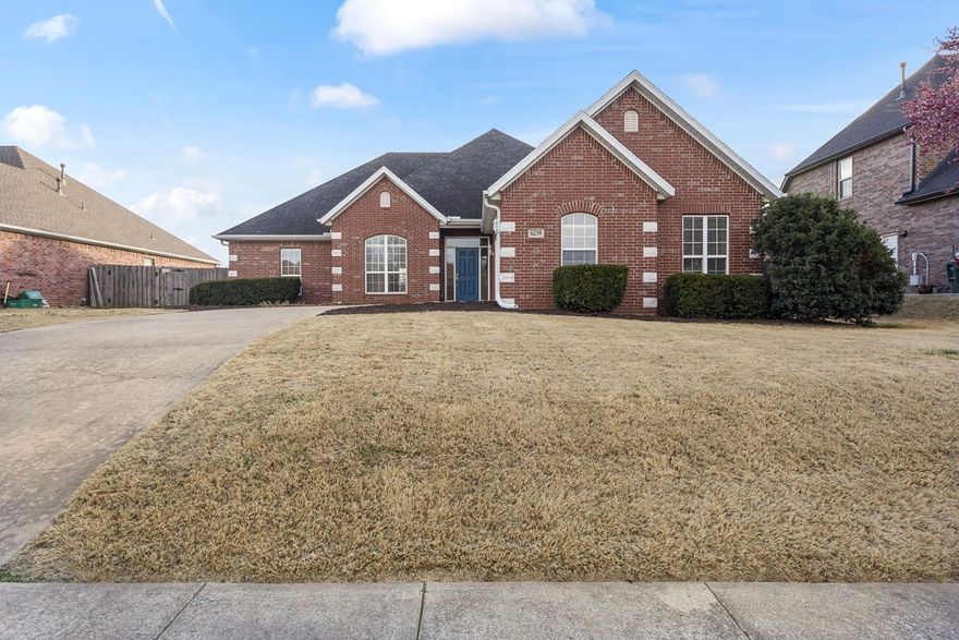 Spectacular home in the Legacy Pointe Subdivision! Desirable open layout with an abundance of natural light, wood flooring in main areas and lovely gas-log fireplace that only enhances the warm ambiance the home naturally has. Splendid kitchen is equipped with stainless steel appliances, tiled backsplash and granite countertops. Wrap around counter with bar seating area and both formal & informal dining areas to handle any occasion. Spacious bedrooms with split bedroom floorplan. Primary suite offers tray ceilings, walk-in closet, dual sink vanity, jetted tub and separate shower. Covered patio and fully fenced backyard give you all the space to unwind with friends and family. Wonderful location that is close to schools, shopping and parks with easy access to I-49. Move-n ready and waiting for you!