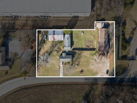 Photo of 111 Bear Hollow, Pineville, MO 64856 (MLS # 1349176)