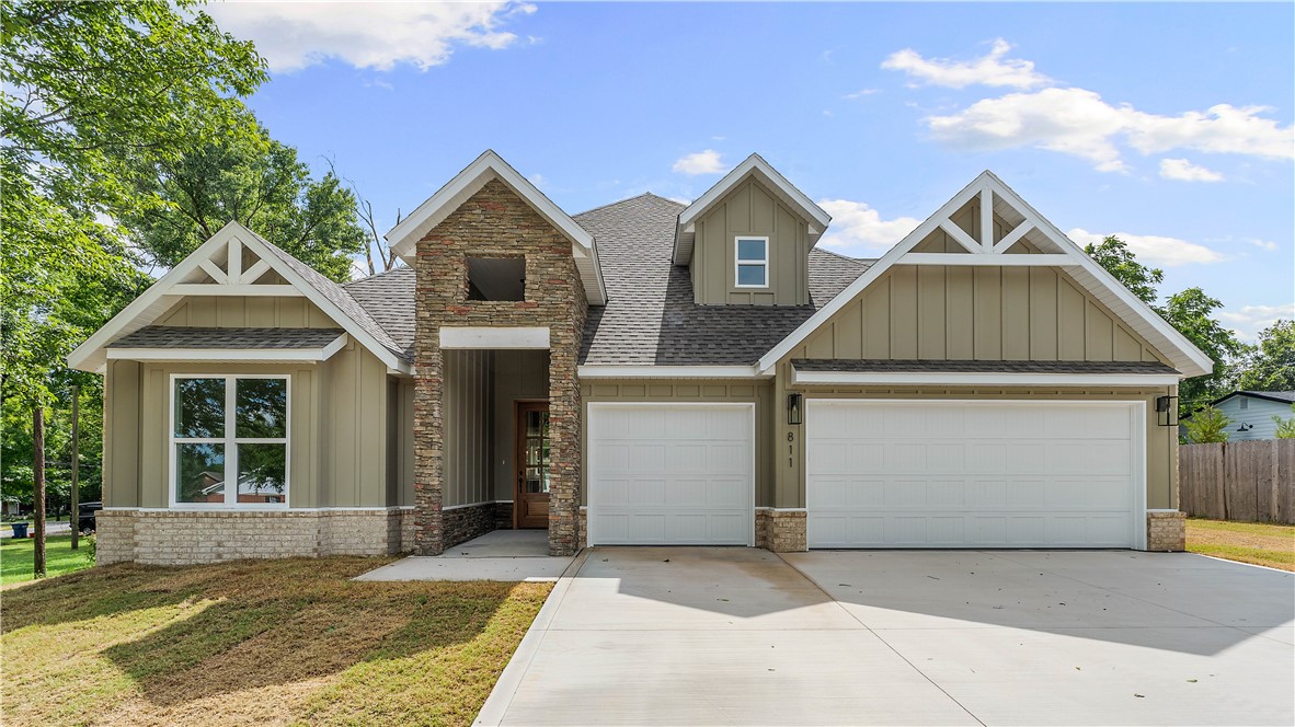 Photo 1 of 28 — 811 N Mount Olive, Siloam Springs, AR 72761