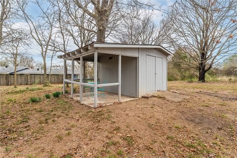 Single Family Residence in West Fork AR 139 McGee Street 17.jpg