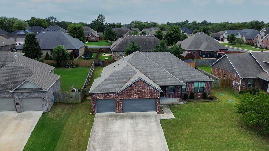 This 4-bedroom, 2 bath home in Tuscan Heights neighborhood is less than 1 mile from I-49 for quick access to all Northwest Arkansas has to offer, including the Razorback Greenway, nearby parks, and Pinnacle Promenade Mall. Spacious and move-in ready.
