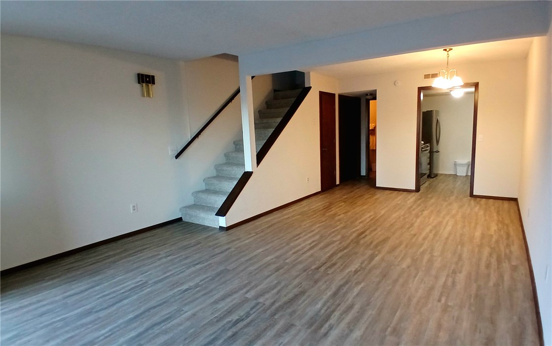 Townhouse Tct 3 A/K/A Drake Court Bvv - Residential