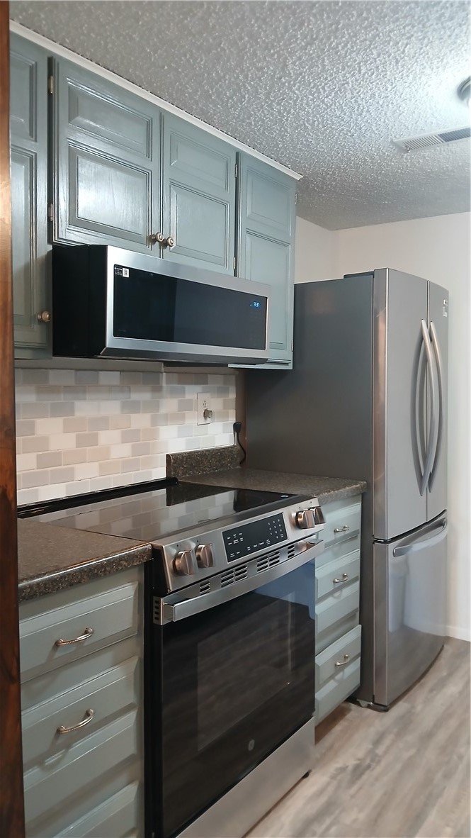 Townhouse Tct 3 A/K/A Drake Court Bvv - Residential