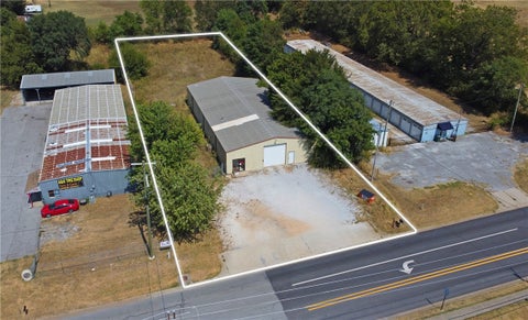 Photo of 114 E Monroe Avenue, Lowell, AR 72745 (MLS # 1361550)