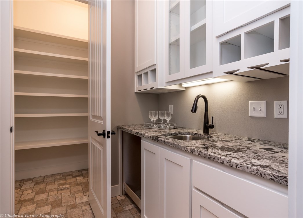 Oak Tree - Residential