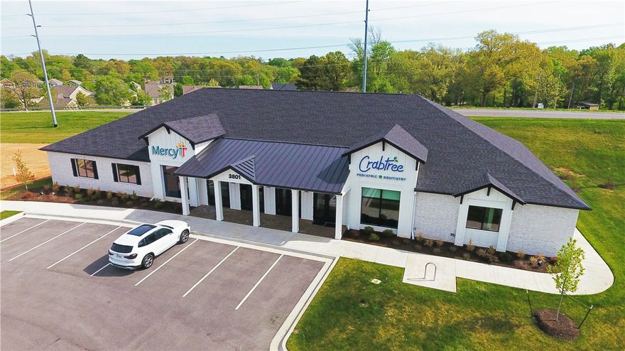 New construction office park in Pinnacle Hills of Rogers, Arkansas anchored by Crabtree Pediatric Dentistry, Mercy and Ivybrook Academy. Location offers unlimited amenities including Topgolf, Walmart AMP, Pinnacle Hills Promenade and Razorback Greenway trail system with proposed Pinnacle Springs Shopping Center coming soon. Nearby are several multifamily communities and high-income residential neighborhoods.