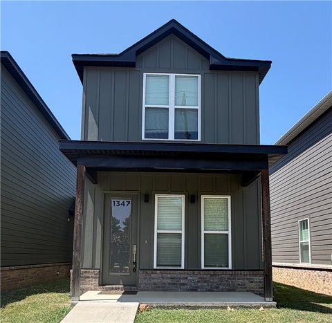 Photo of 1347 S Duncan Avenue, Fayetteville, AR 72701 (MLS # 1359524)