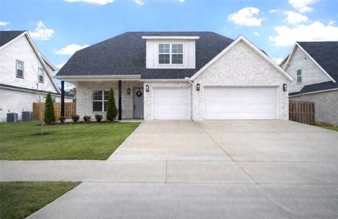 Photo of 1441 Padova Avenue, Tontitown, AR 72762 (MLS # 1339128)