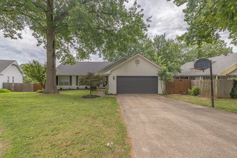 Photo of 3246 Autumn Court, Fayetteville, AR 72703 (MLS # 1352439)