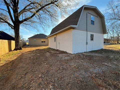 Single Family Residence in Rogers AR 1503 Stella Drive 50.jpg