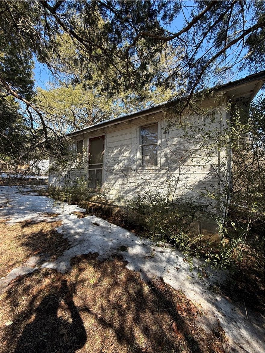 Discover the potential of this 1- bedroom, 1- bath home near Delaware Bay, where you can enjoy the great fishing and hiking trails nearby. This property offers a unique chance for those with a vision to enhance its charm through renovation. Seize this opportunity to create a personal retreat in a prime location. This could make a great air b&b, or use it for your own personal getaway. The possibilities are endless.