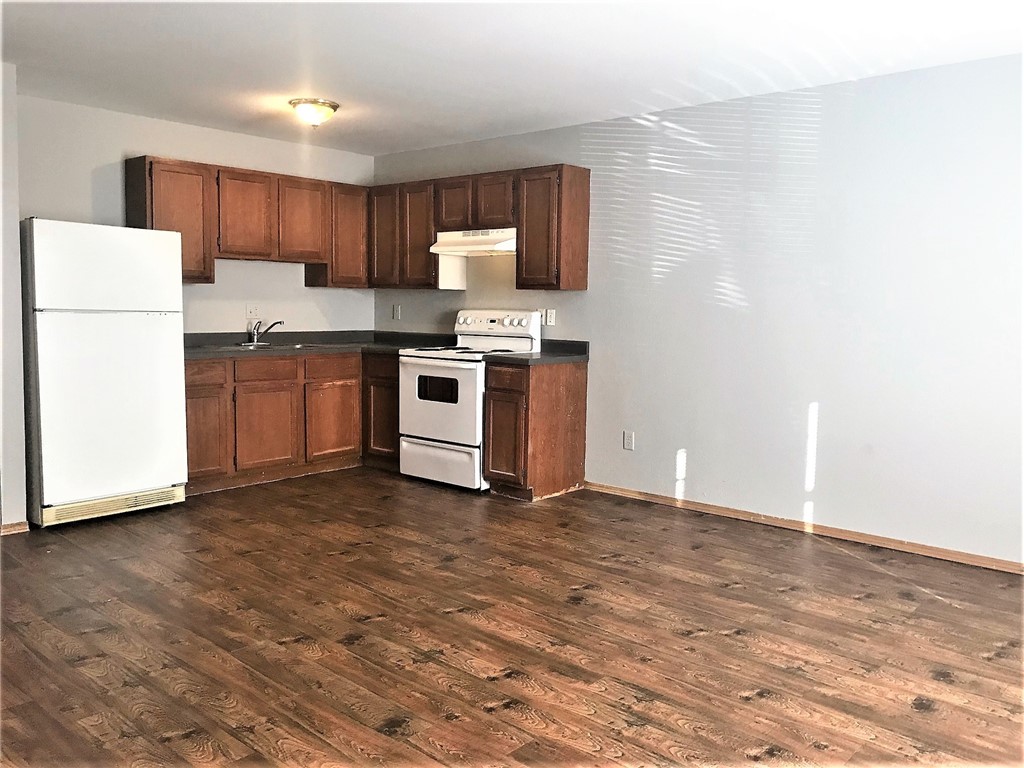 3 bed 2 bath unit located in very close proximity to trails, Tyson and much more. All appliances included!
