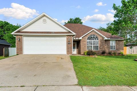 Photo of 645 Lynn Drive, Pea Ridge, AR 72751 (MLS # 1343281)
