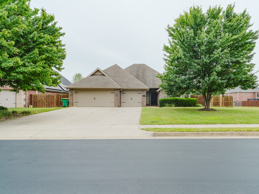 4 bedroom 2.5 full baths all on 1 level. Large corner lot in the Quail Ridge Sub. Gourmet gas cooktop, wall oven/microwave, wood flooring throughout main areas, granite countertops, island bar, large pantry, tiled primary shower with jacuzzi tub. SS Appliance package. Washer and dryer are convenience items for tenants to use. Large bedrooms and beautiful back yard area and covered porch to enjoy. Community pool.