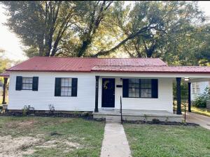 Charming 2bedroom/1bath home. New carpeting, fresh paint, new vinyl siding and much more. Located in the heart of Dardanelle. Don't wait! Schedule a showing today!
