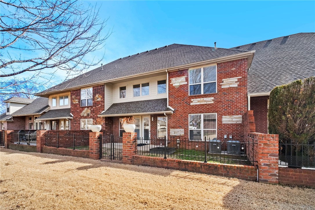 Shadow Valley Twnhms Ph 1 Rogers - Residential Lease