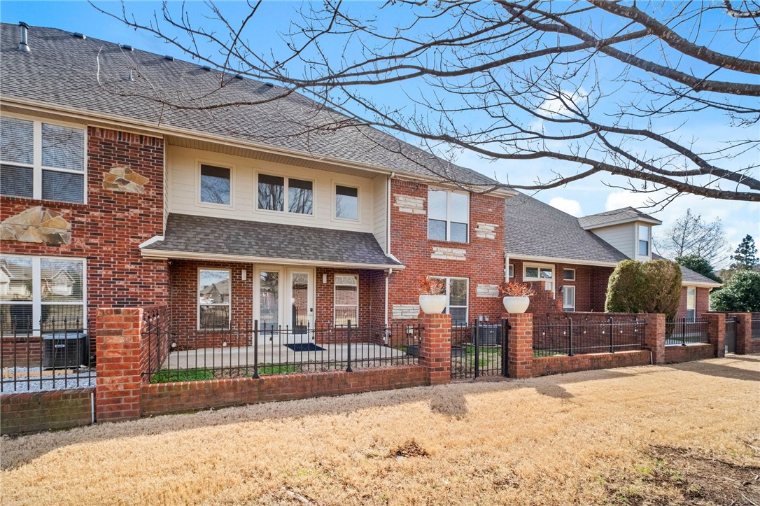 Shadow Valley Twnhms Ph 1 Rogers - Residential Lease