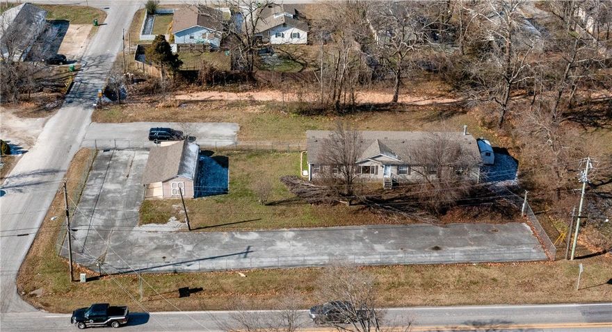 Excellent visibility with approximately 188 linear feet of frontage on N Main St which connects Hwy 102 and Hwy 72.  Great location for retail or office development.  0.2 miles to E Centerton Blvd and 1.6 miles to Hwy 72.  6.1 miles to I-49.