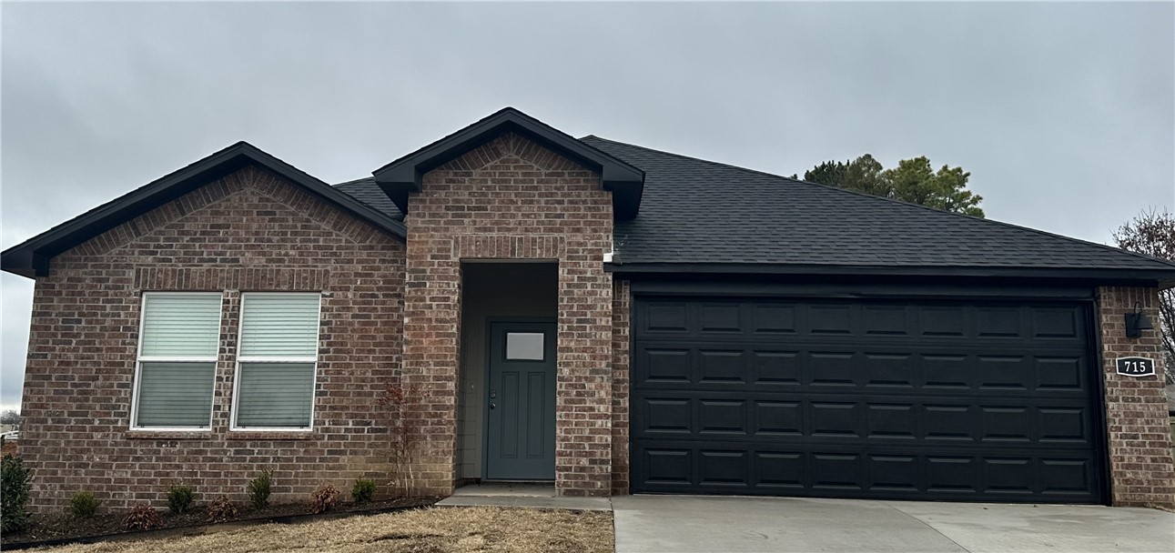 XXX XXXXX Plan in Shepherd Hills in Lowell! Fabulous location with convenient access to the highway! Introducing Shepherd Hills, the newest home community in Lowell, AR! From shaker-style cabinets to smart home technology, every detail is designed for luxurious living. Located near major amenities and just a short drive from Rogers, Shepherd Hills is the perfect place to call home. Book your tour now with your favorite realtor and experience the epitome of modern living . Taxes and Parcel TBD. Financing availability to be determined by lender.