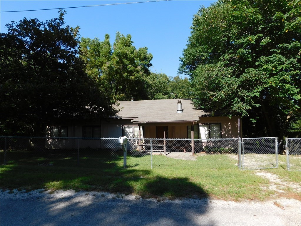 2 Homes and 3 lots for the price of 1!!! One double wide, one single wide and a lot to add another mobile home. Call today for your showings.