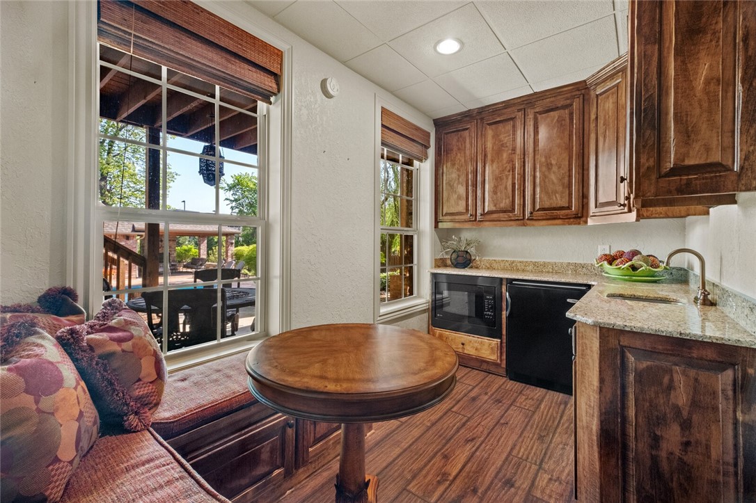 Manors - Residential