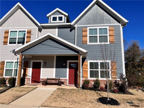 Photo of 1452 Sligo Street, Fayetteville, AR 72701 (MLS # 1357015)