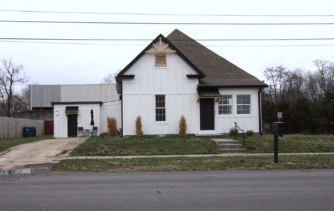 Photo of 302 S McKinley Avenue, Joplin, MO 64801 (MLS # 1338944)