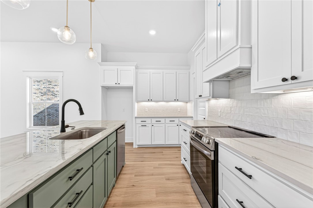 Wells Lake Cottages At Chaffee Crossing - Residential