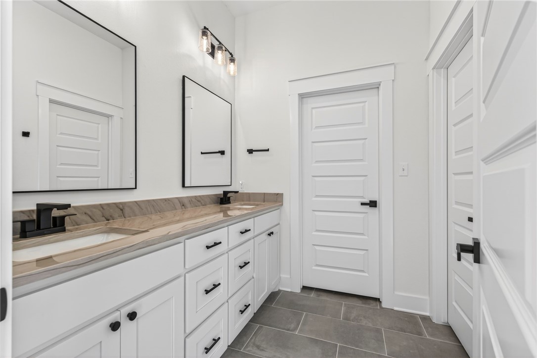 Wells Lake Cottages At Chaffee Crossing - Residential