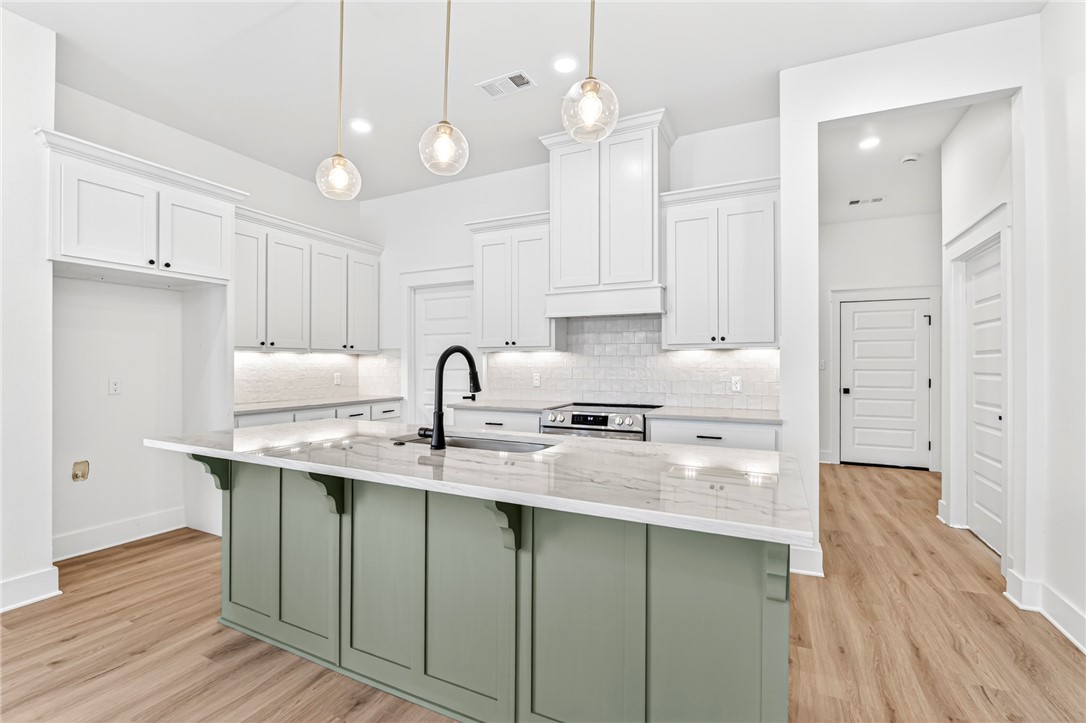 Wells Lake Cottages At Chaffee Crossing - Residential